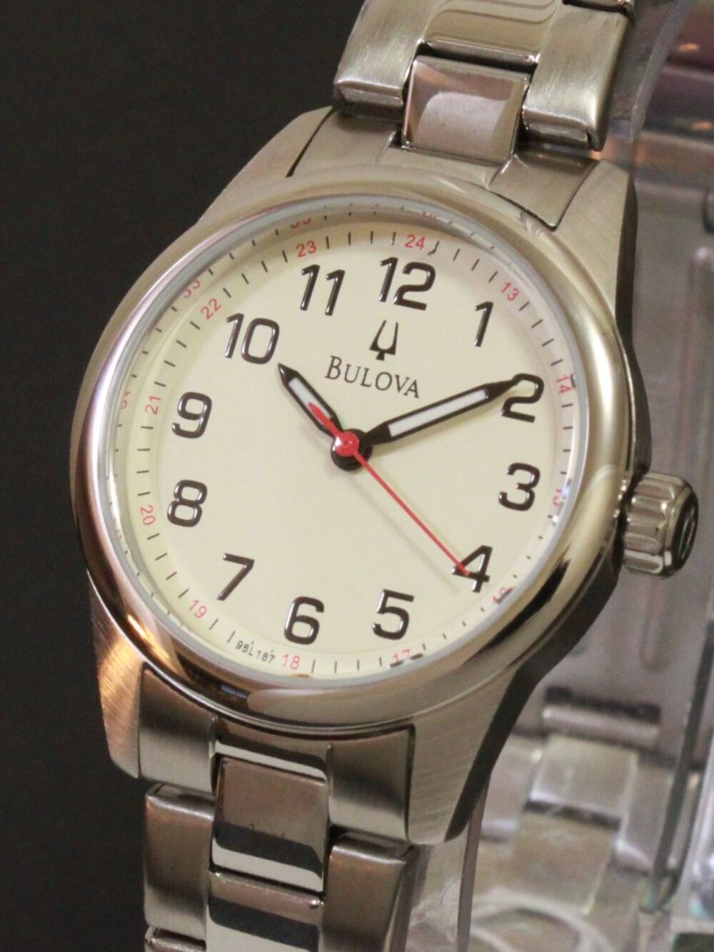 Bulova Classic Collection Ladies Stainless Watch Silver Tone Easy Read 28mm - Picture 1 of 10